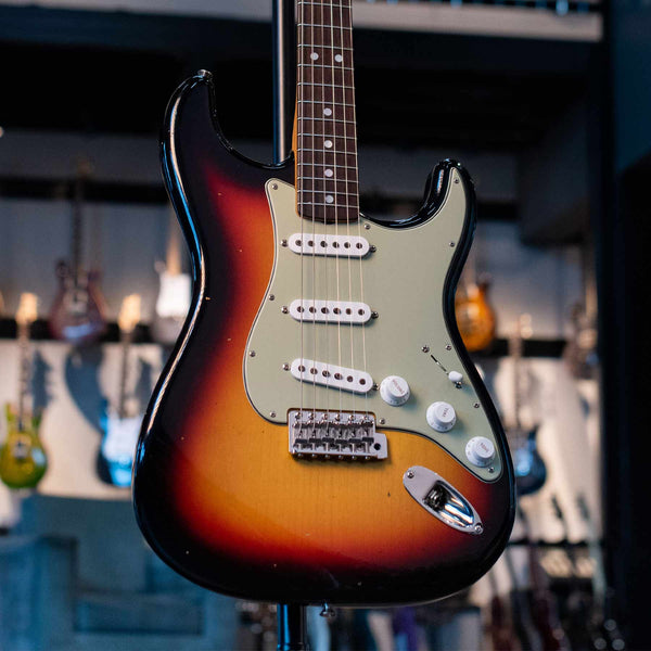 FENDER CUSTOM SHOP 1965 JOURNEYMAN RELIC C/R STRATOCASTER  - AGED 3 TONE SUNBURST