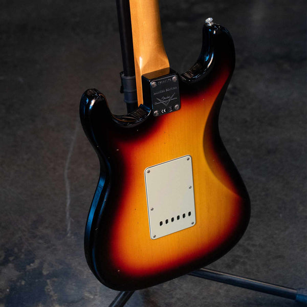 FENDER CUSTOM SHOP 1965 JOURNEYMAN RELIC C/R STRATOCASTER  - AGED 3 TONE SUNBURST