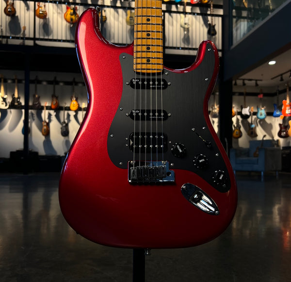 USED FENDER AMERICAN ULTRA II STRATOCASTER HSS - SINISTER RED
