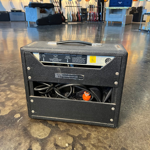 VINTAGE FENDER CHAMP 1977