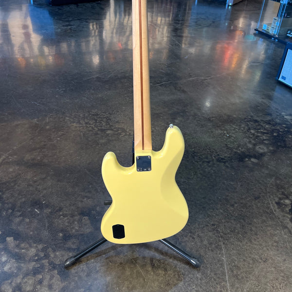 USED FENDER DELUXE ACTIVE JAZZ BASS - VINTAGE WHITE WITH GIGBAG