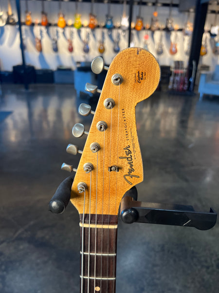 FENDER CUSTOM SHOP NAMM LIMITED 1962 STRATOCASTER HEAVY RELIC -  AGED CANDY APPLE RED