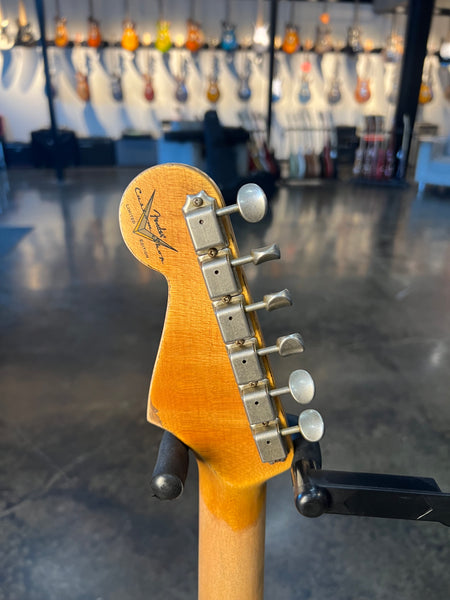 FENDER CUSTOM SHOP NAMM LIMITED 1962 STRATOCASTER HEAVY RELIC -  AGED CANDY APPLE RED