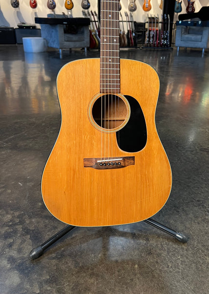 VINTAGE MARTIN D-18 - 1970 WITH CASE
