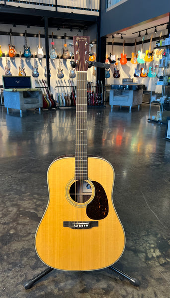 MARTIN D-28 BILLY STRINGS DREADNOUGHT WITH CASE