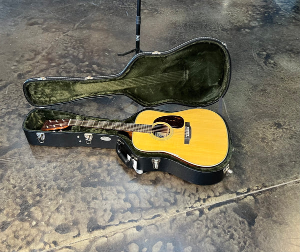 MARTIN D-28 BILLY STRINGS DREADNOUGHT WITH CASE