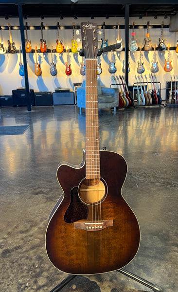 USED ART & LUTHERIE LH LEGACY CW QIT W/TRIC CASE