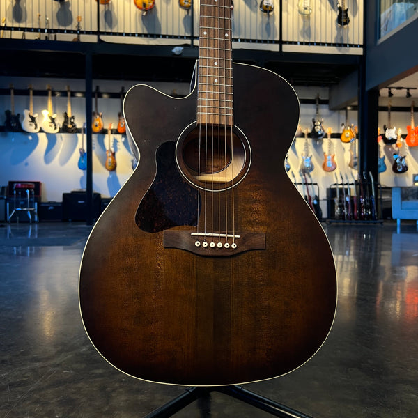 USED ART & LUTHERIE LH LEGACY CW QIT W/TRIC CASE