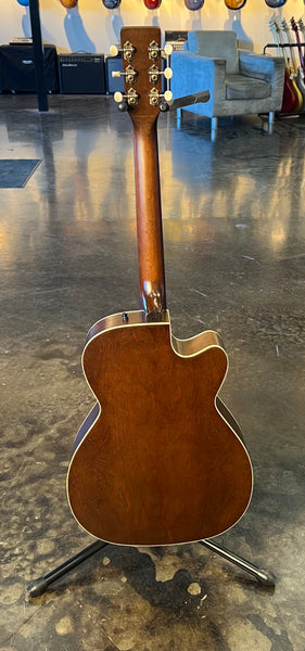 USED ART & LUTHERIE LH LEGACY CW QIT W/TRIC CASE