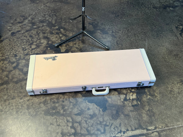 USED EVH STRIPED SERIES WHITE W/PINK FENDER CASE