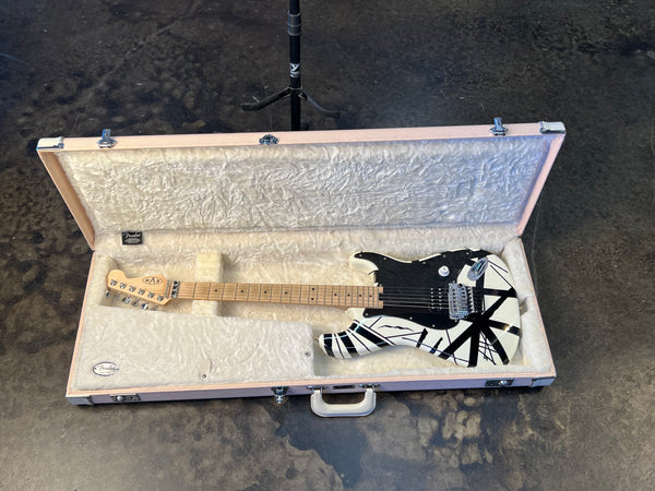 USED EVH STRIPED SERIES WHITE W/PINK FENDER CASE