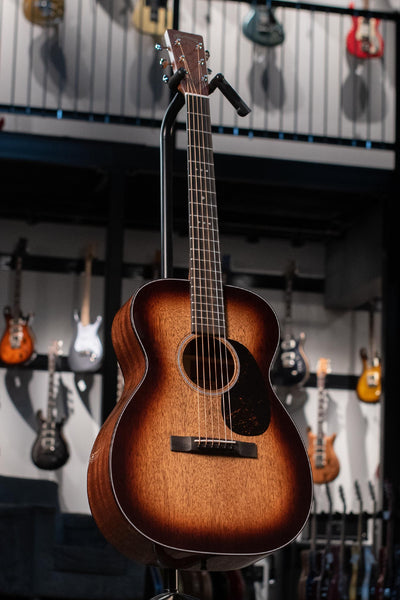 MARTIN GUITARS 00DB JEFF TWEEDY SIGNATURE WITH CASE