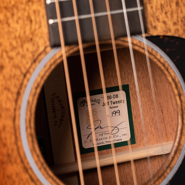 MARTIN GUITARS 00DB JEFF TWEEDY SIGNATURE WITH CASE