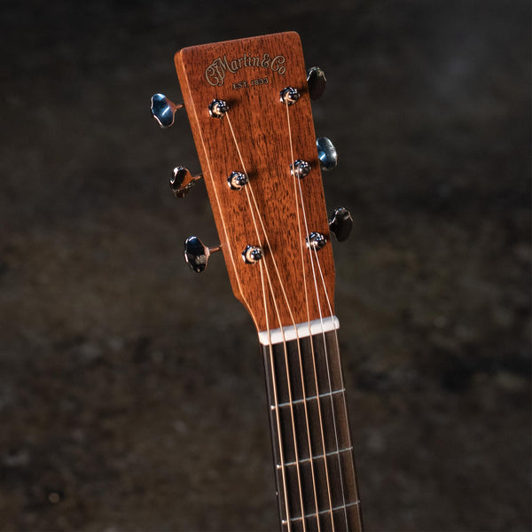 MARTIN GUITARS 00DB JEFF TWEEDY SIGNATURE WITH CASE