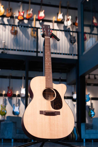 MARTIN OMC-10E SPECIAL WITH SOFTCASE