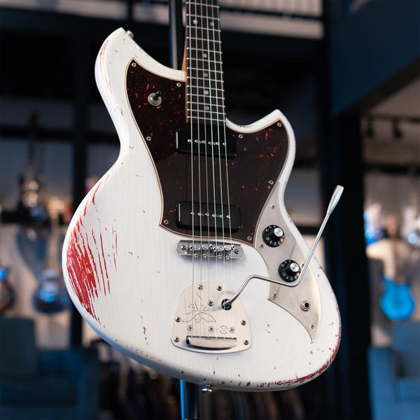 NOVO GUITARS SERUS J - OLYMPIC WHITE OVER CANDY APPLE RED LIMITED EDITION