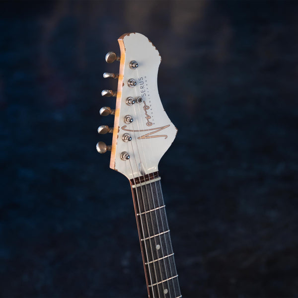 NOVO GUITARS SERUS J - OLYMPIC WHITE OVER CANDY APPLE RED LIMITED EDITION