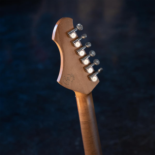 NOVO GUITARS SERUS J - OLYMPIC WHITE OVER CANDY APPLE RED LIMITED EDITION