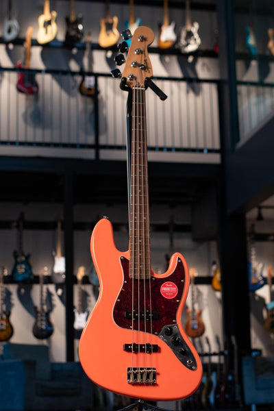 SQUIER CLASSIC VIBE '60S JAZZ BASS - TAHITIAN CORAL