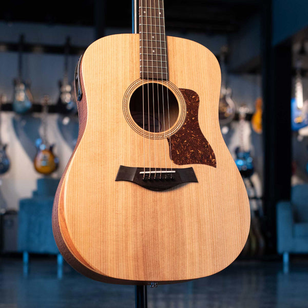 TAYLOR ACADEMY 10E LIMITED FIGURED KOA WITH GIGBAG