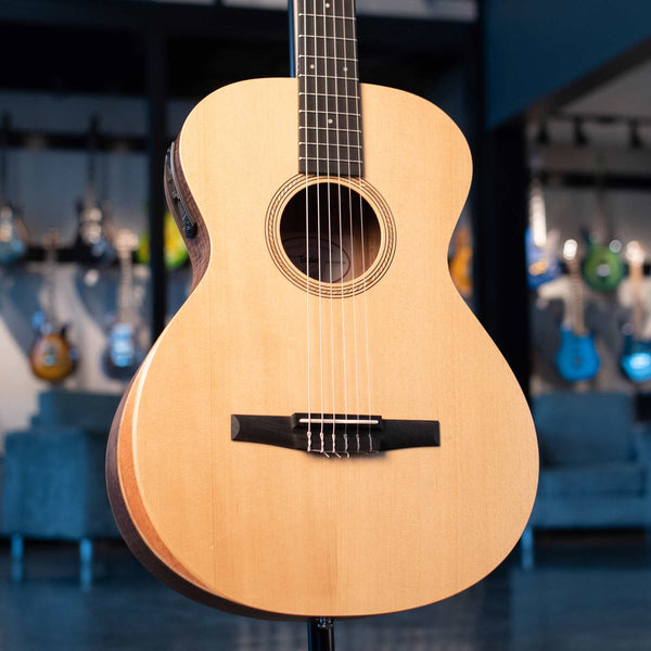 TAYLOR ACADEMY 12E-N LIMITED FIGURED KOA WITH GIGBAG