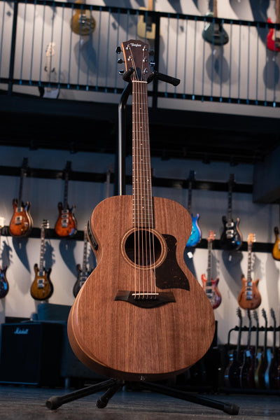 TAYLOR ACADEMY 22E WITH ELECTRONICS AND BAG
