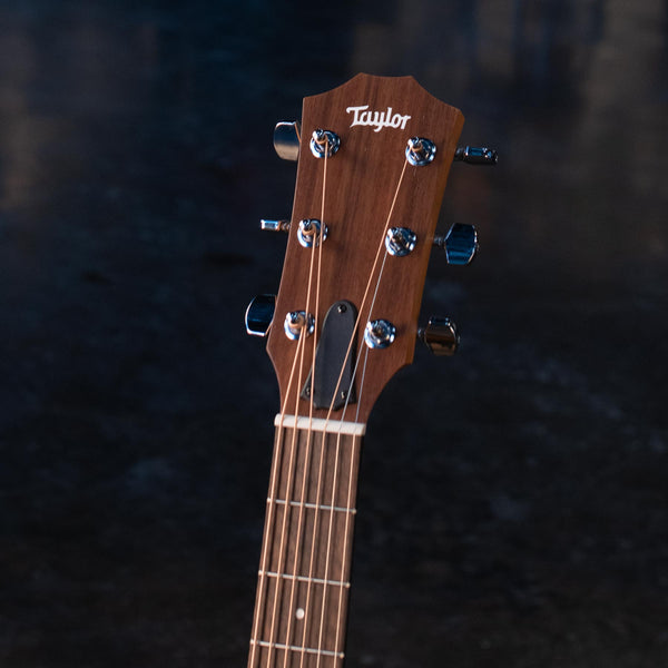 TAYLOR ACADEMY 22E WITH ELECTRONICS AND BAG
