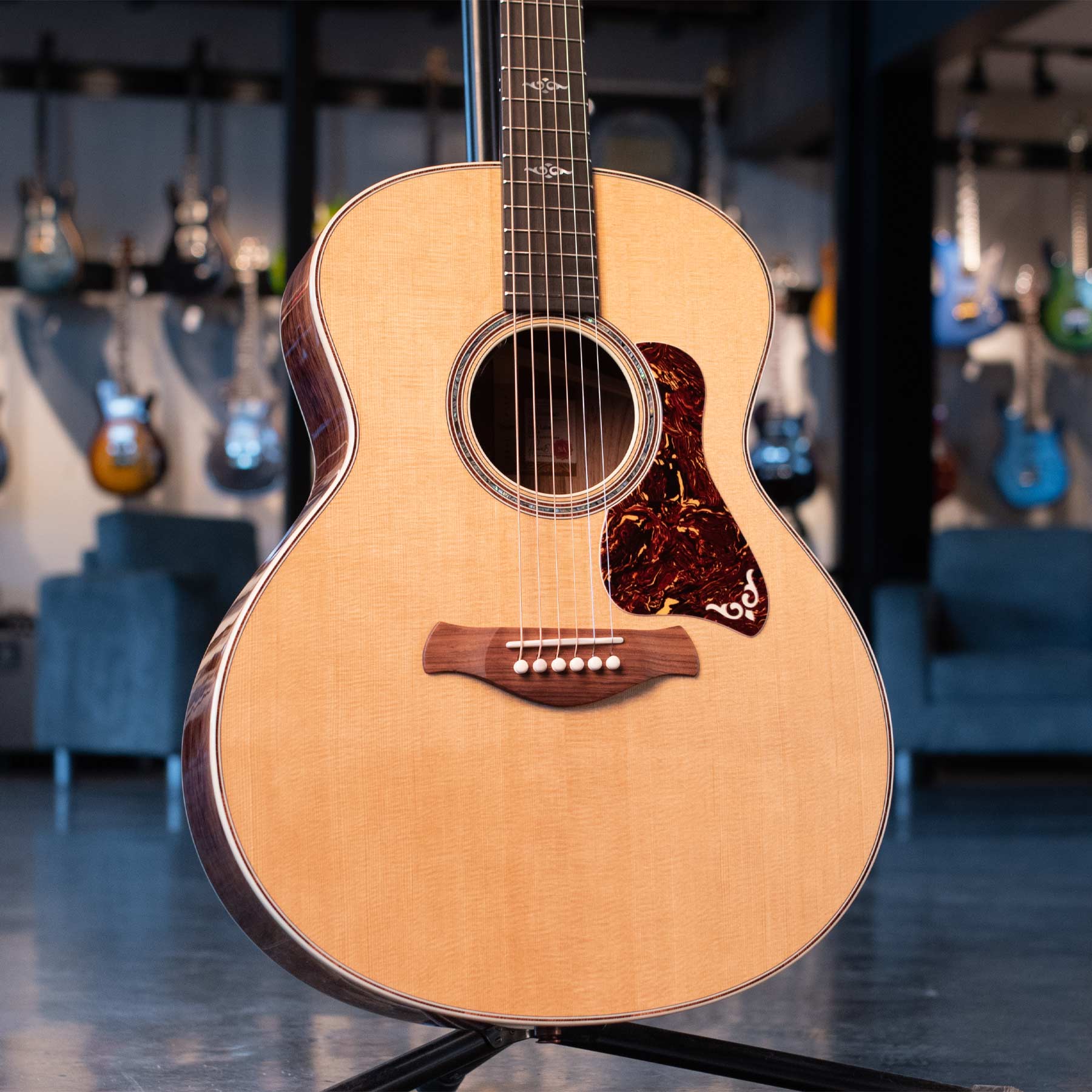 TAYLOR GOLD LABEL 814E WITH CASE