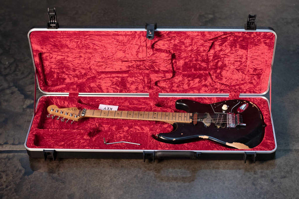 USED EVH FRANKENSTEIN RELIC SERIES - BLACK WITH EVH CASE