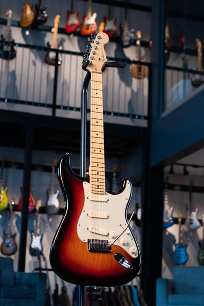 USED FENDER 2011 AMERICAN DELUXE STRATOCASTER  WITH LACE SENSORS - 3TS WITH CASE