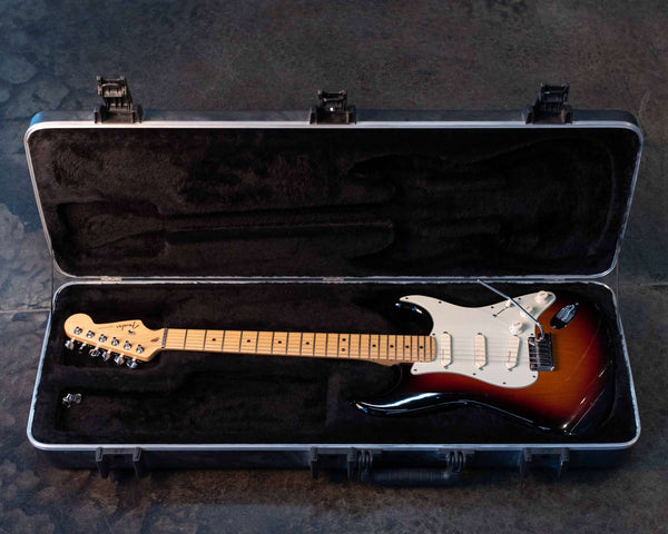 USED FENDER 2011 AMERICAN DELUXE STRATOCASTER  WITH LACE SENSORS - 3TS WITH CASE
