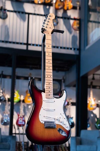 USED FENDER AMERICAN SERIES VG STRAT WITH CASE