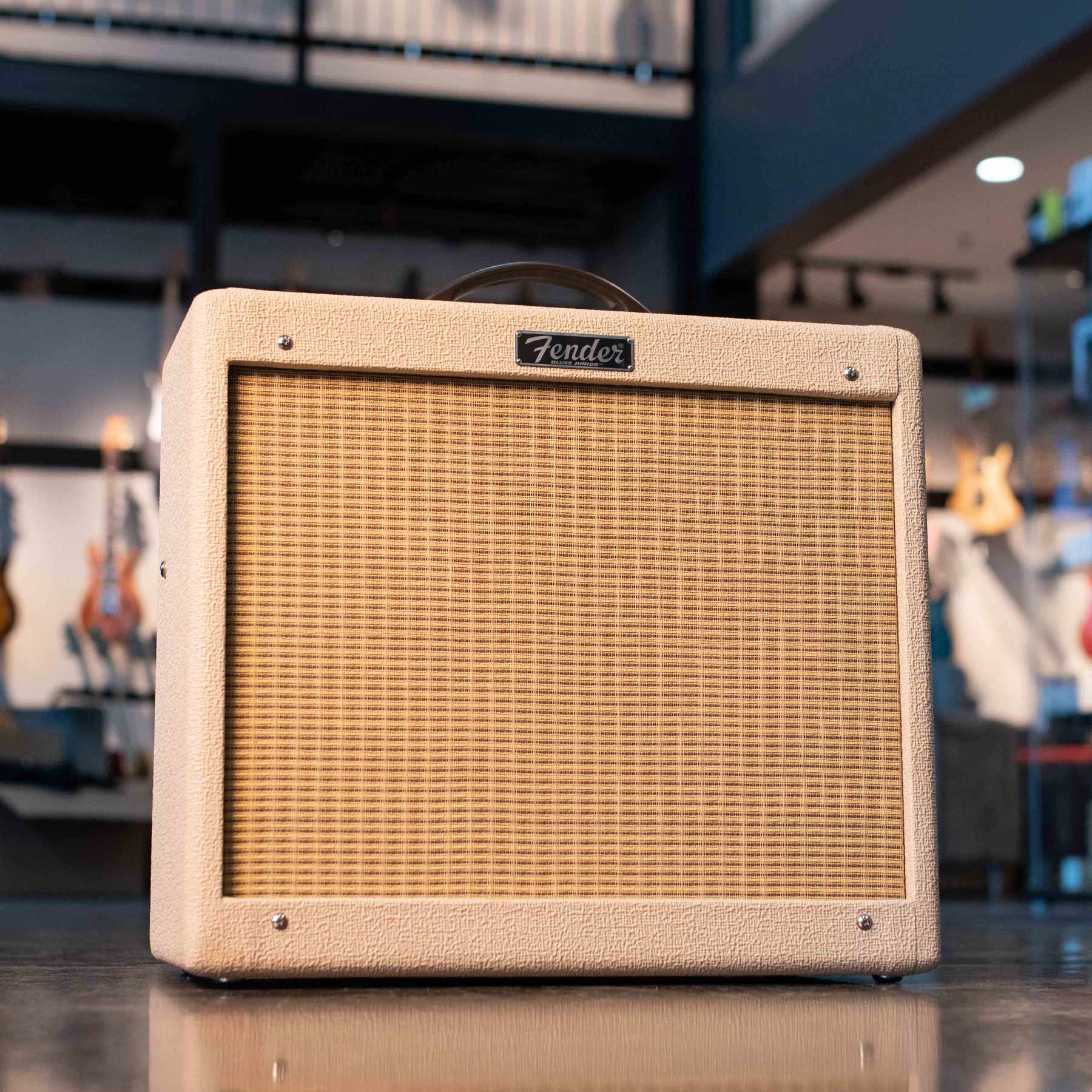 USED FENDER BLUES JUNIOR III "SANDY BLONDE" FSR LIMITED EDITION 15-WATT 1X12" GUITAR COMBO