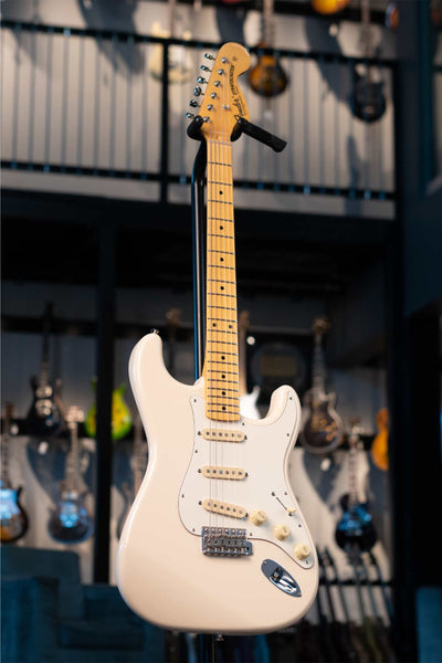USED FENDER JV MODIFIED '60S STRATOCASTER - OLYMPIC WHITE WITH BAG