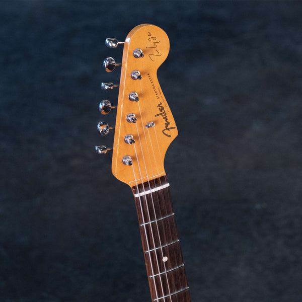 USED FENDER MARK KNOPFLER STRATOCASTER W/CASE