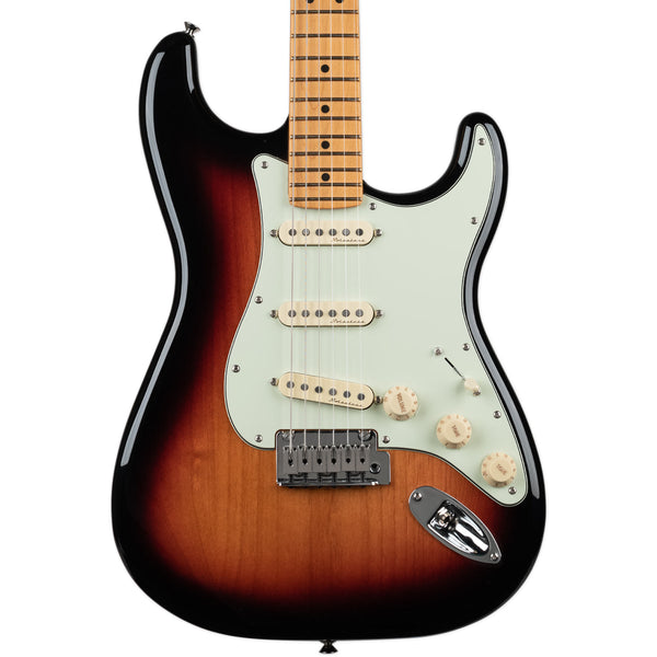 USED FENDER PLAYER PLUS STRATOCASTER 3-TONE SUNBURST W/BAG