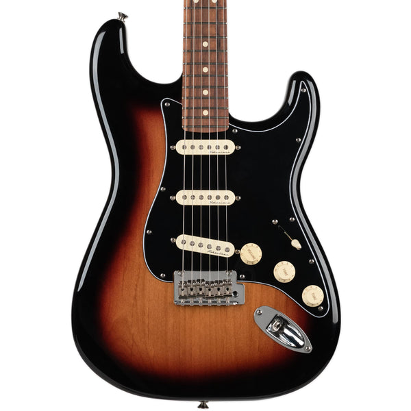 USED FENDER PLAYER STRATOCASTER - 3 TONE SUNBURST WITH NOISELESS PICKUPS AND GIGBAG