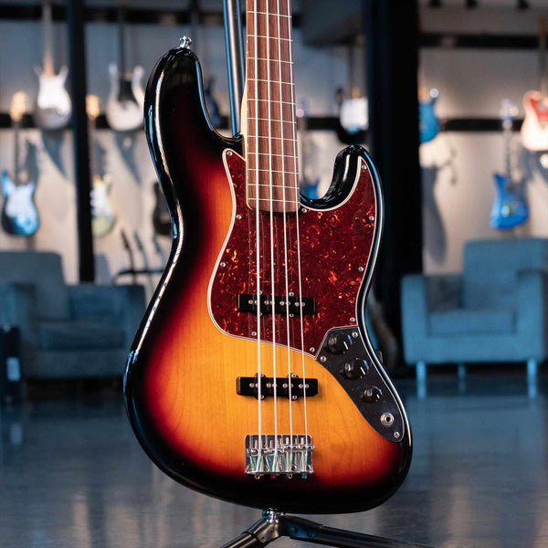 USED FENDER STANDARD FRETLESS JAZZ BASS WITH CASE