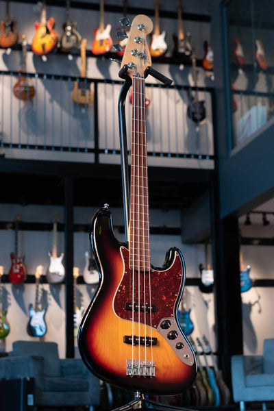 USED FENDER STANDARD FRETLESS JAZZ BASS WITH CASE
