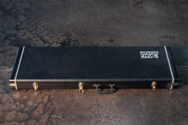 USED FENDER STANDARD FRETLESS JAZZ BASS WITH CASE