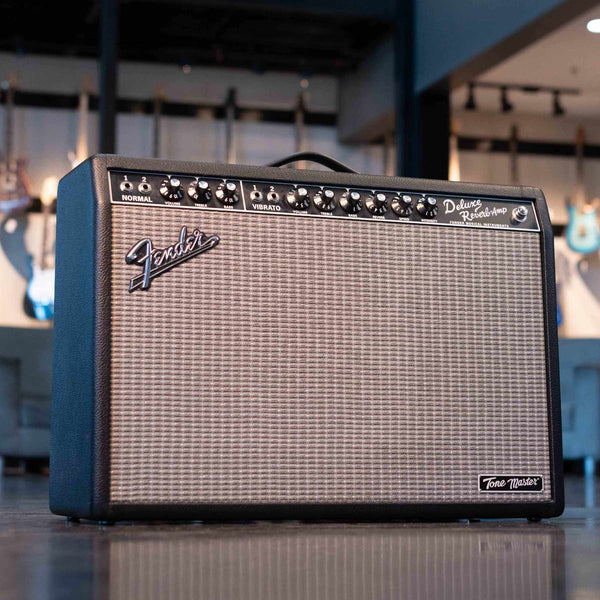 USED FENDER TONE MASTER DELUXE REVERB WITH FOOTSWITCH AND COVER
