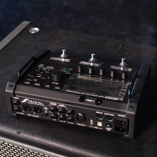 USED FRACTAL AUDIO FM3 W/BOX