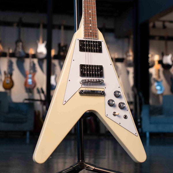 USED GIBSON 70S FLYING V - CLASSIC WHITE WITH CASE