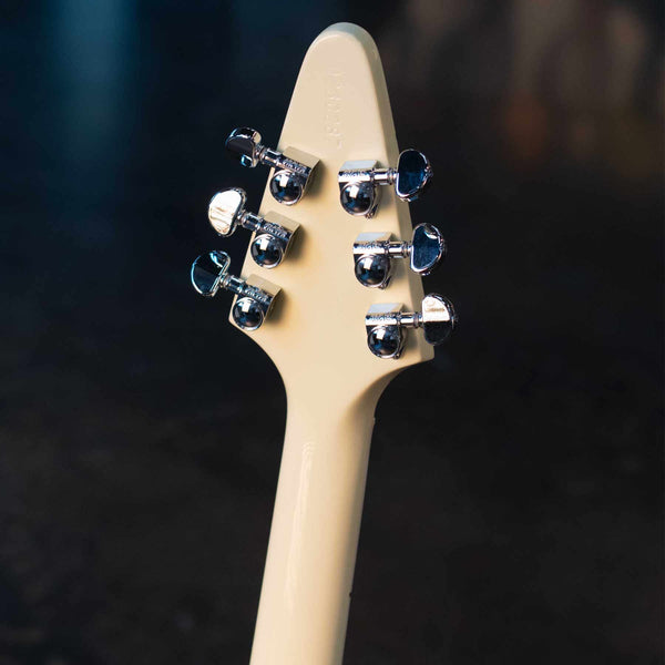 USED GIBSON 70S FLYING V - CLASSIC WHITE WITH CASE
