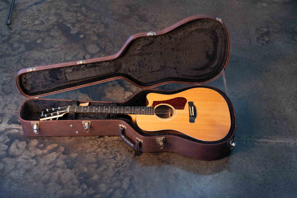 USED GIBSON HP 635 W WITH CASE AND K&K PURE MINI