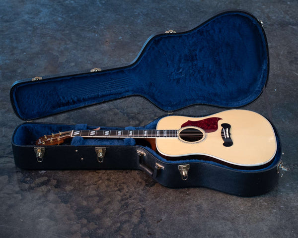 USED GIBSON SONGWRITER DELUXE 2008 WITH CASE