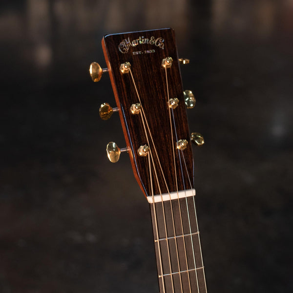 USED MARTIN D-28 MODERN DELUXE WITH CASE