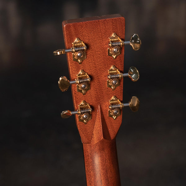 USED MARTIN D-28 MODERN DELUXE WITH CASE