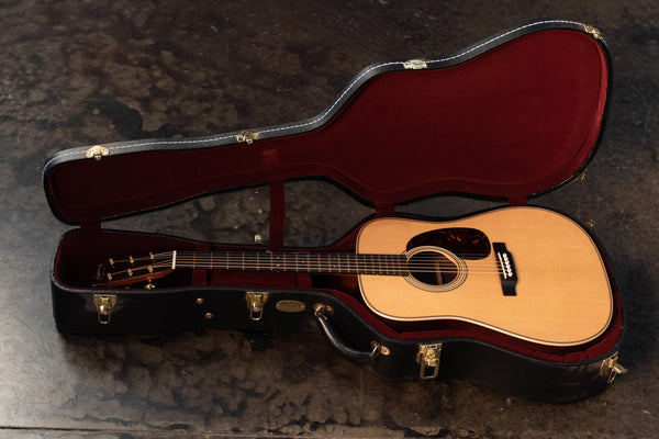 USED MARTIN D-28 MODERN DELUXE WITH CASE