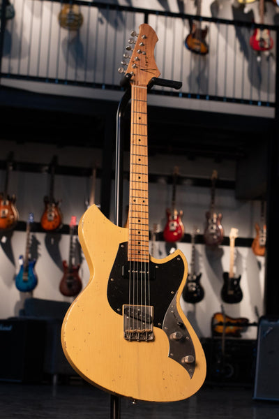 USED NOVO GUITARS SERUS T - BUTTERSCOTCH WITH BAG